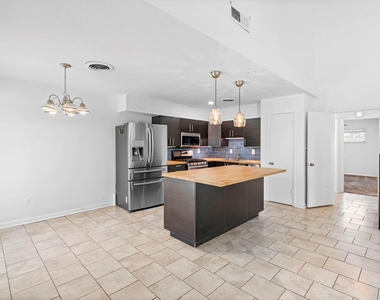7356 Walling Lane - Photo Thumbnail 10