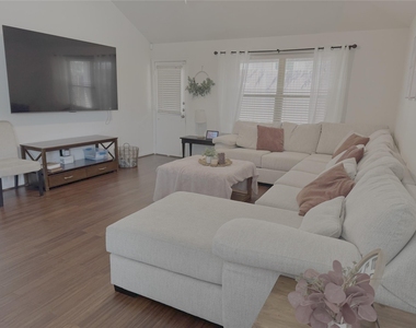 4900 Lemon Grove Drive - Photo Thumbnail 5