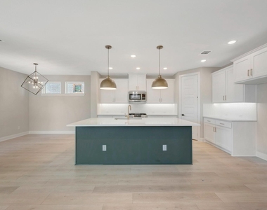 4901 Vizsla Lane - Photo Thumbnail 4
