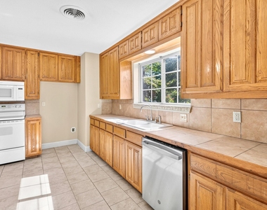 620 Oakwood Lane - Photo Thumbnail 12