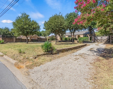 620 Oakwood Lane - Photo Thumbnail 33
