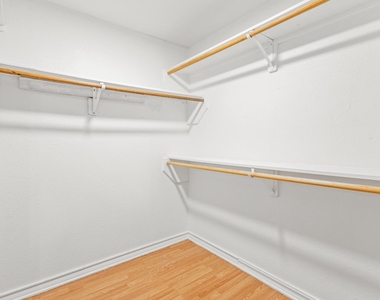 620 Oakwood Lane - Photo Thumbnail 21
