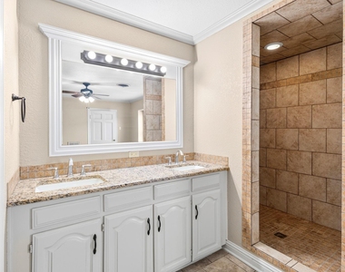 620 Oakwood Lane - Photo Thumbnail 24
