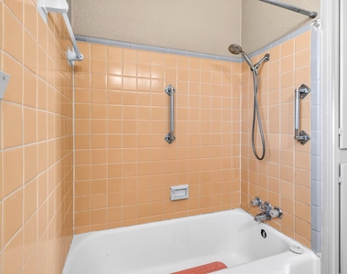 620 Oakwood Lane - Photo Thumbnail 19