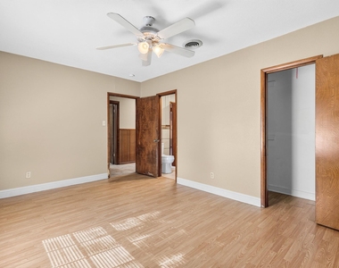 620 Oakwood Lane - Photo Thumbnail 3