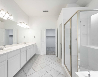 3305 Estacado Lane - Photo Thumbnail 21
