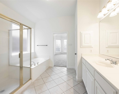 3305 Estacado Lane - Photo Thumbnail 22
