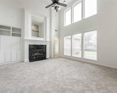 3305 Estacado Lane - Photo Thumbnail 16