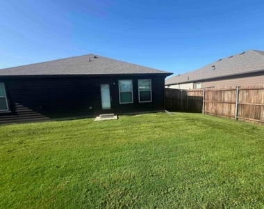 1410 Brindle Drive - Photo Thumbnail 7