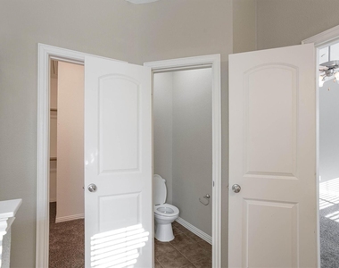 1441 Fox Run Drive - Photo Thumbnail 18