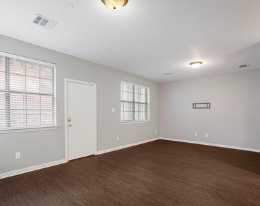 1441 Fox Run Drive - Photo Thumbnail 29