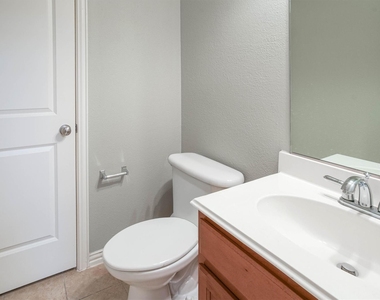 1441 Fox Run Drive - Photo Thumbnail 32