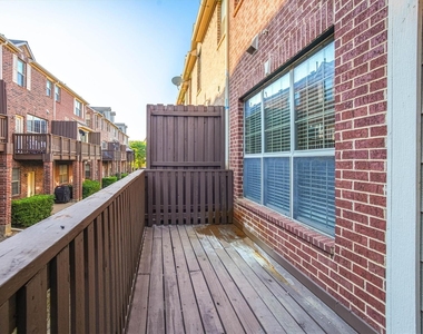 1441 Fox Run Drive - Photo Thumbnail 13
