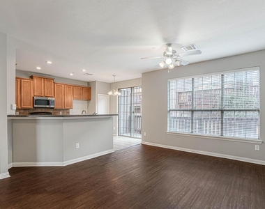 1441 Fox Run Drive - Photo Thumbnail 6