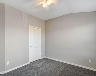 1441 Fox Run Drive - Photo Thumbnail 27