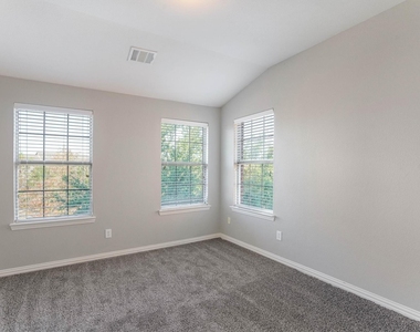 1441 Fox Run Drive - Photo Thumbnail 23