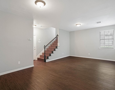 1441 Fox Run Drive - Photo Thumbnail 31
