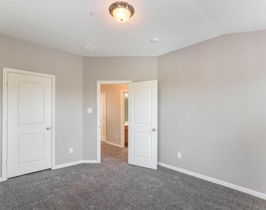 1441 Fox Run Drive - Photo Thumbnail 24