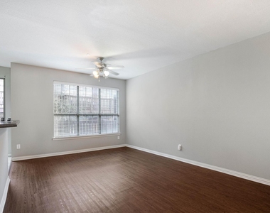 1441 Fox Run Drive - Photo Thumbnail 5