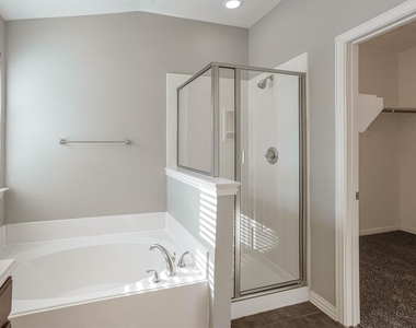 1441 Fox Run Drive - Photo Thumbnail 17