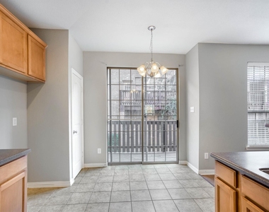 1441 Fox Run Drive - Photo Thumbnail 12