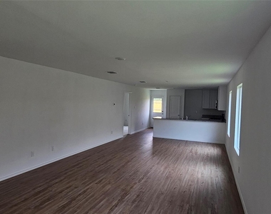 1121 Desert Willow - Photo Thumbnail 1