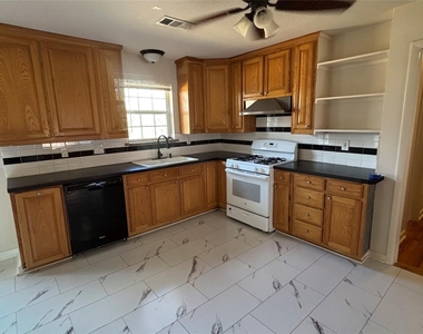 504 N Frederick Street - Photo Thumbnail 3