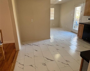 504 N Frederick Street - Photo Thumbnail 7