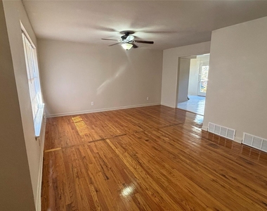 504 N Frederick Street - Photo Thumbnail 2