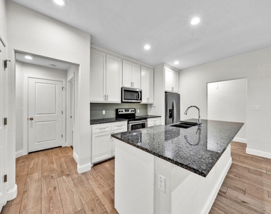 605 Martin Luther King Street - Photo Thumbnail 10