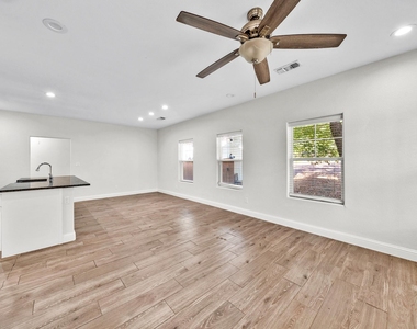 605 Martin Luther King Street - Photo Thumbnail 4