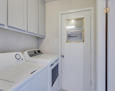 2946 Canyon Drive - Photo Thumbnail 10