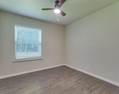 2946 Canyon Drive - Photo Thumbnail 6