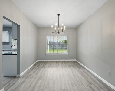 6833 Lyndale Drive - Photo Thumbnail 8