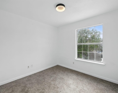 6833 Lyndale Drive - Photo Thumbnail 12
