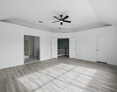 6833 Lyndale Drive - Photo Thumbnail 14