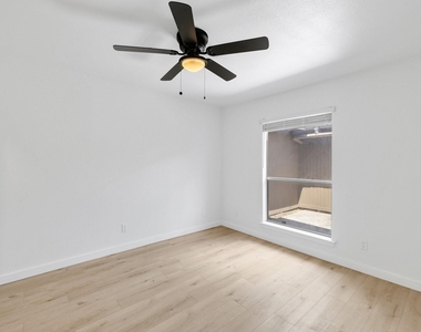 3352 Lanarc Drive - Photo Thumbnail 15