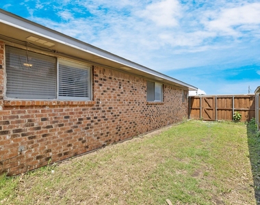 3352 Lanarc Drive - Photo Thumbnail 30