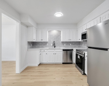 3352 Lanarc Drive - Photo Thumbnail 8