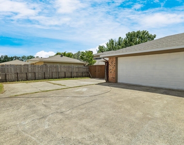 3352 Lanarc Drive - Photo Thumbnail 27