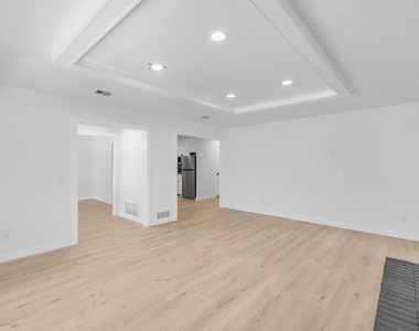 3352 Lanarc Drive - Photo Thumbnail 4