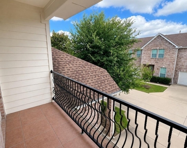 6406 Shakespeare Place - Photo Thumbnail 14