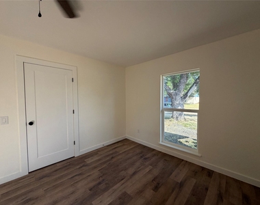 4033 Morgan Drive - Photo Thumbnail 14