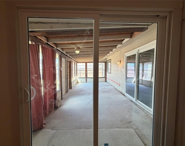 4033 Morgan Drive - Photo Thumbnail 17