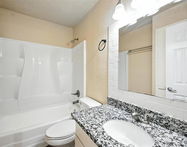 103 W Brown Street - Photo Thumbnail 17