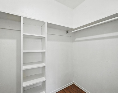 103 W Brown Street - Photo Thumbnail 16