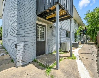 103 W Brown Street - Photo Thumbnail 18