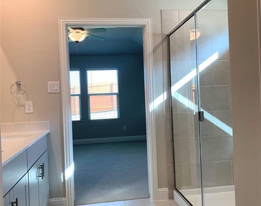 2320 Volans Drive - Photo Thumbnail 9