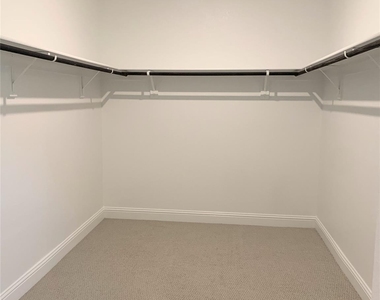 2320 Volans Drive - Photo Thumbnail 11