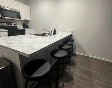 150 Dotty Lou Street - Photo Thumbnail 5